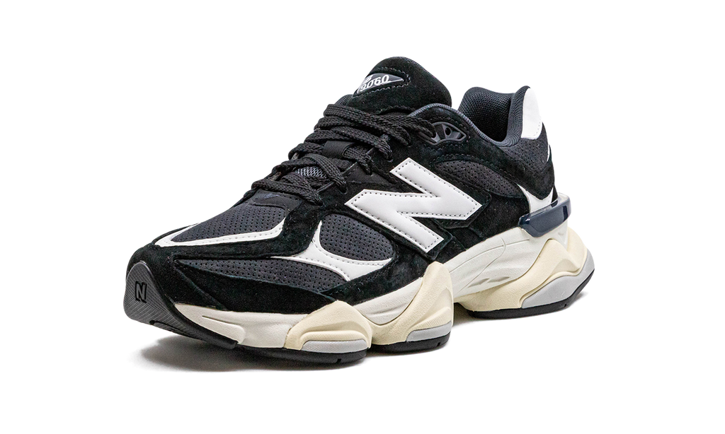 9060 "Black / White" U9060AAA