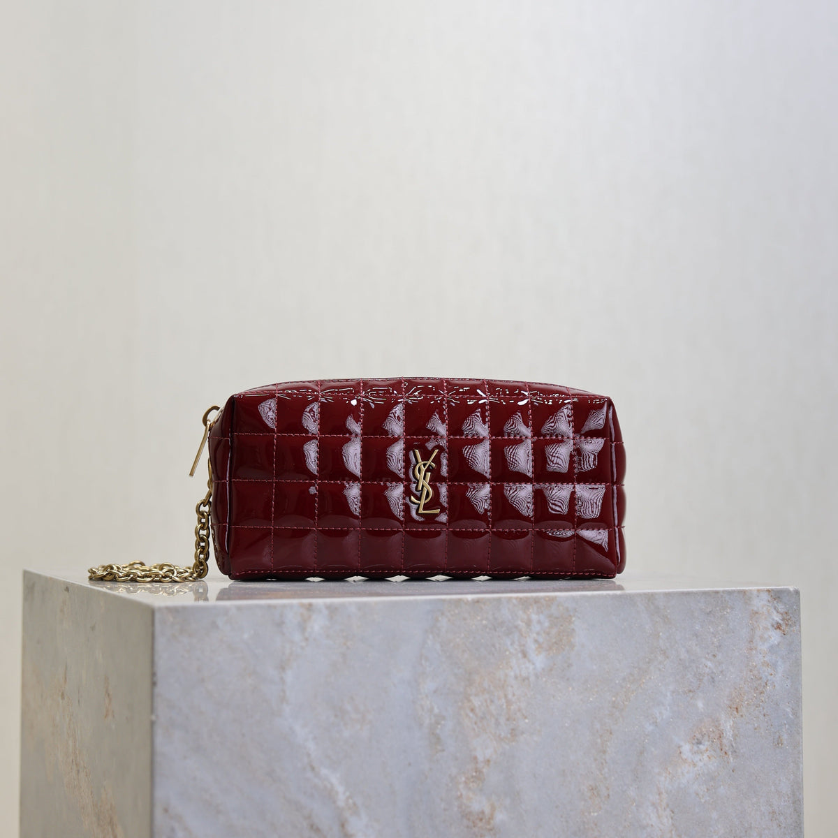 YSL 25S CASSANDRE MATELASSÉ CARRÉ POUCH ON CHAIN 18 IN DARK RED WINE SHINY CALFSKIN