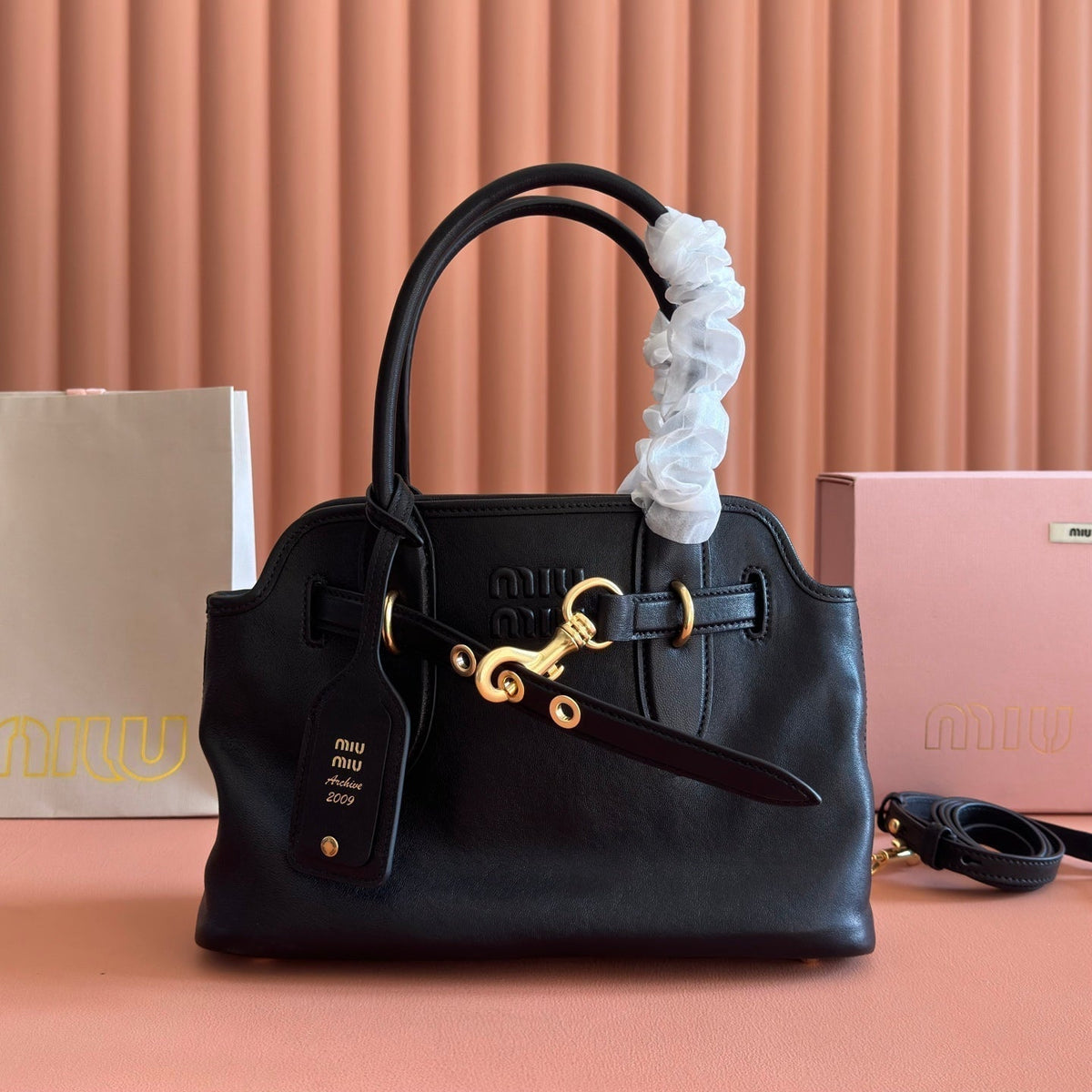 MIUMIU 26S BORSA AVENTURE BAG 30 IN BLACK CALFSKIN GOLD HARDWARE