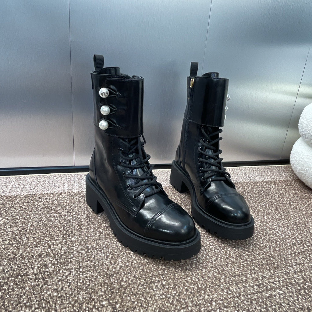 DIOR 25S D-STRIKE LACE-UP PUNK BOOTS 30MM IN BLACK CALFSKIN