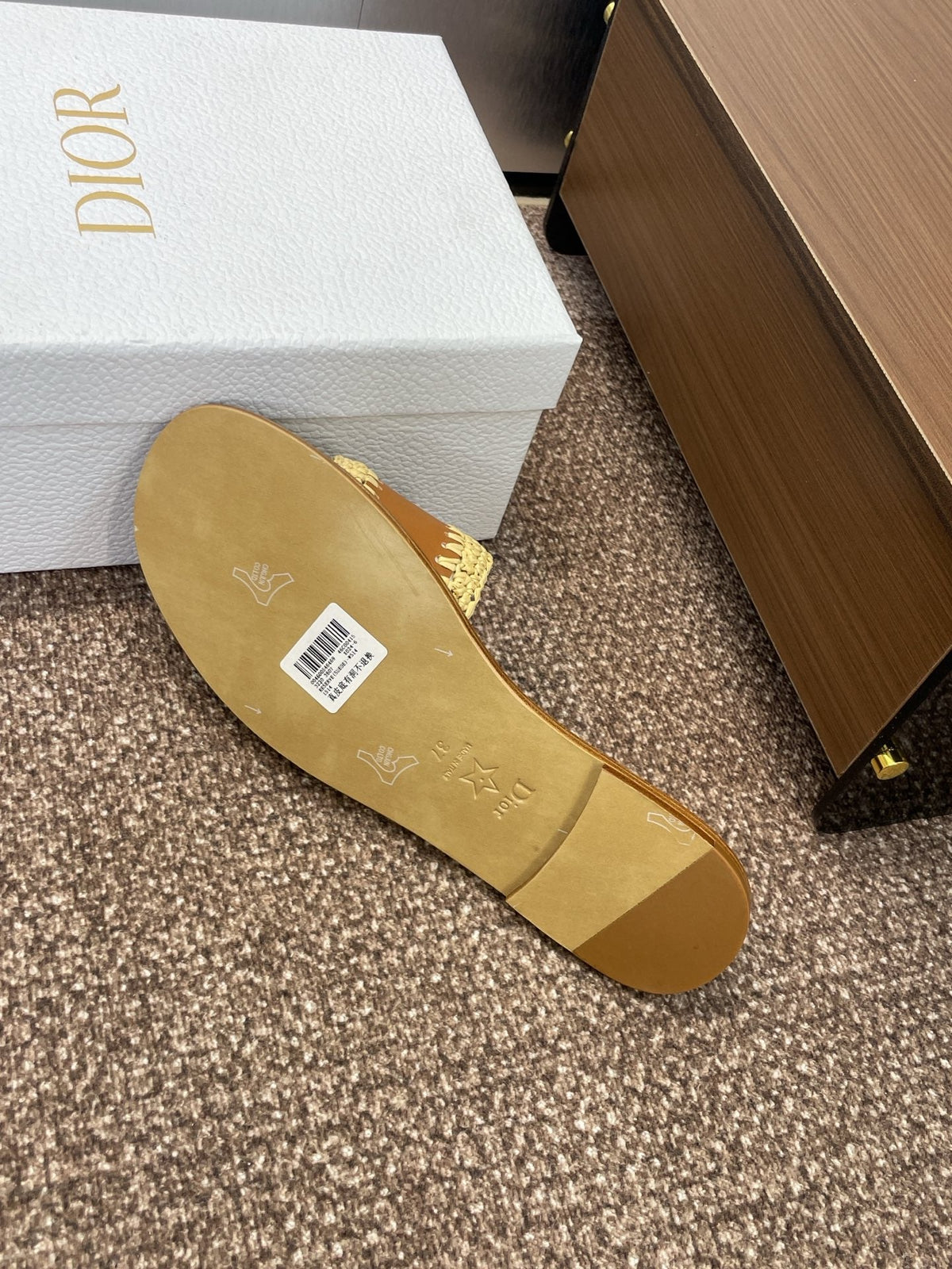 DIOR 25S D-LANE SLIDE CAMEL CALFSKIN AND NATURAL BRAIDED RAFFIA